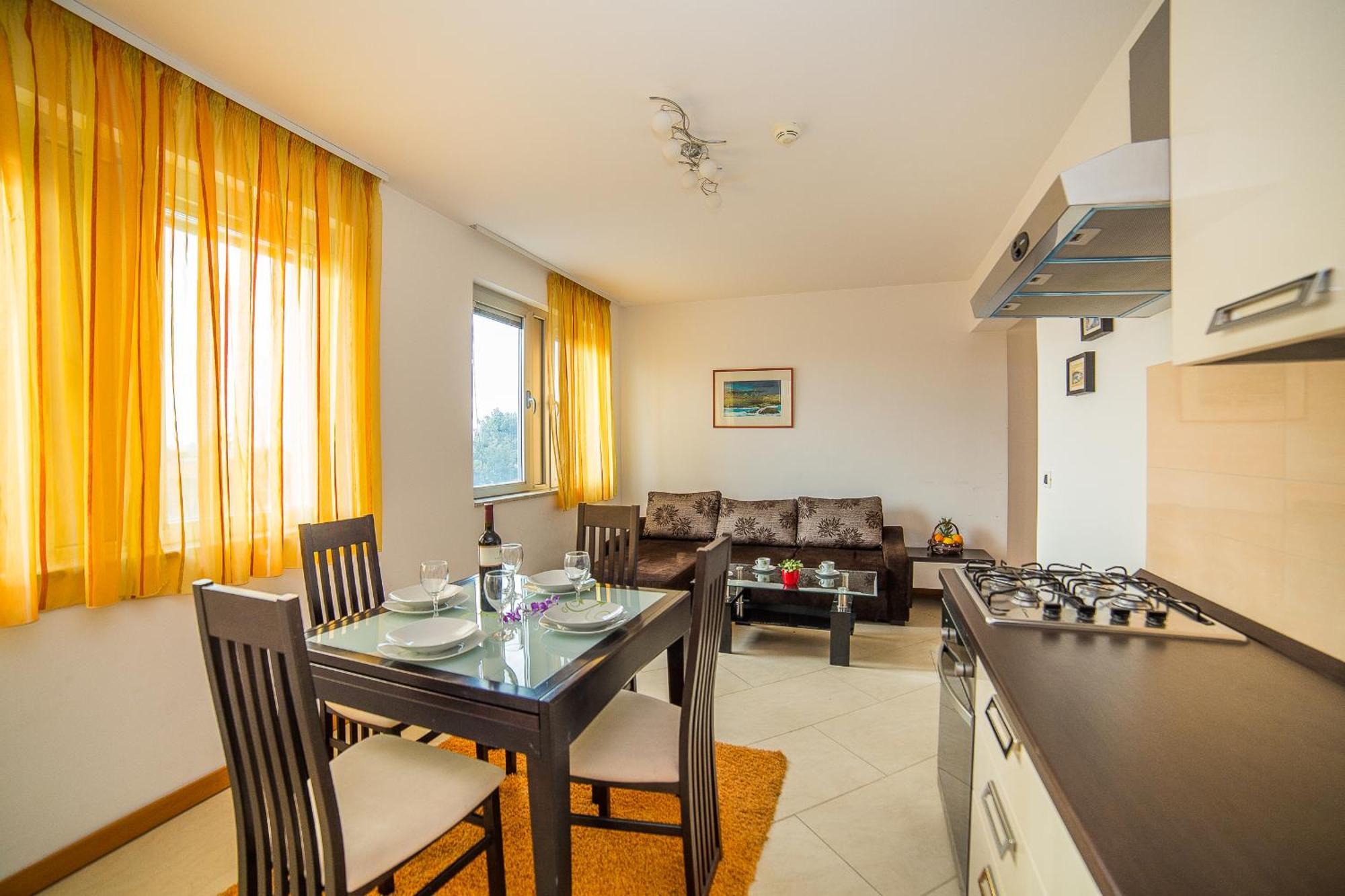 Apartments Milan Makarska Rum bild