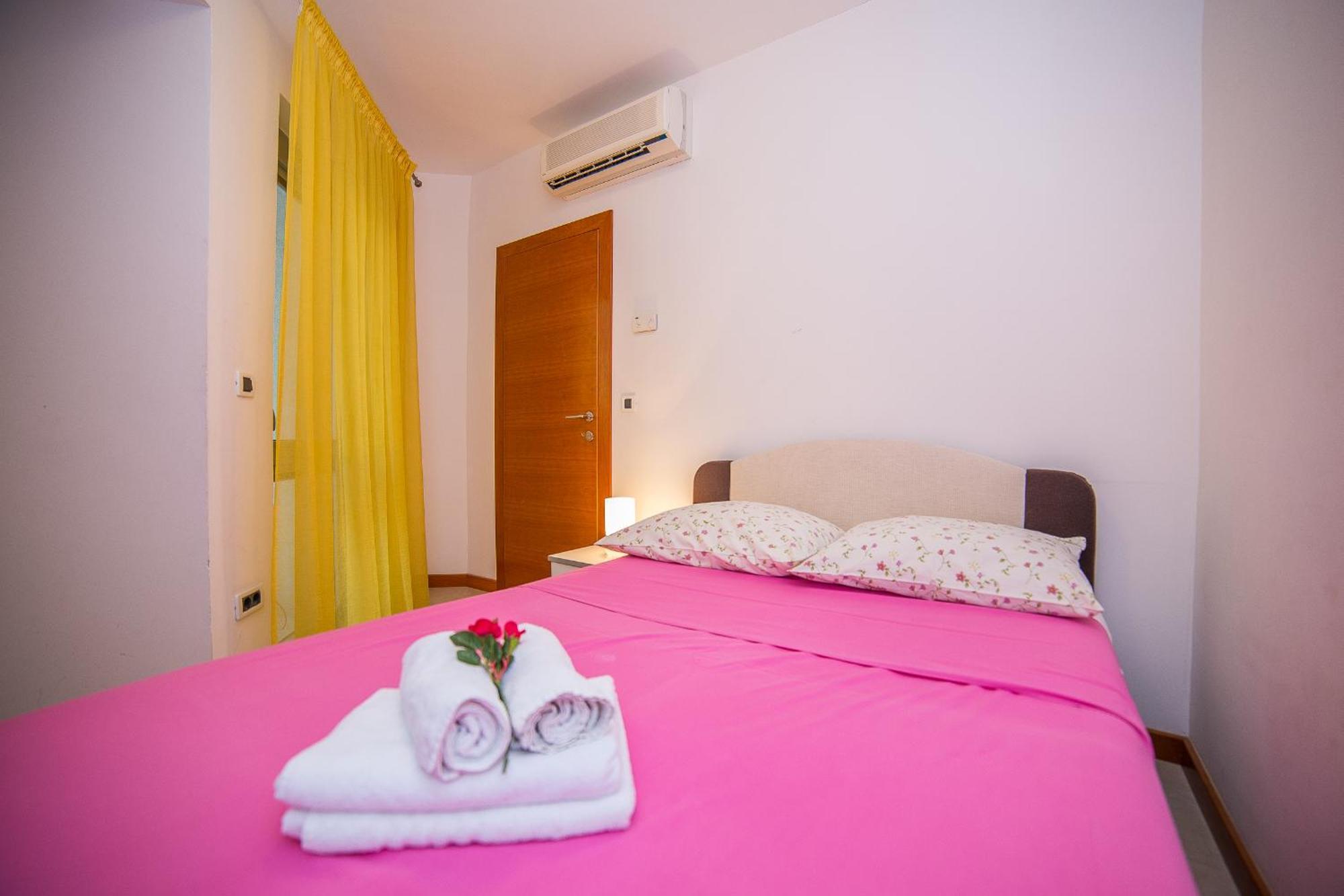 Apartments Milan Makarska Rum bild