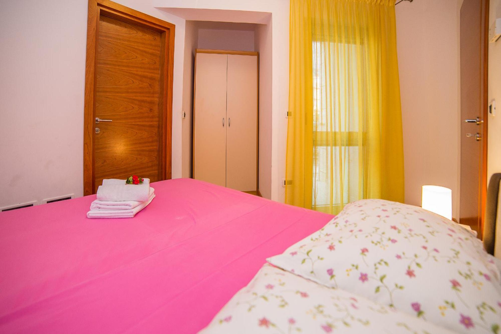 Apartments Milan Makarska Rum bild