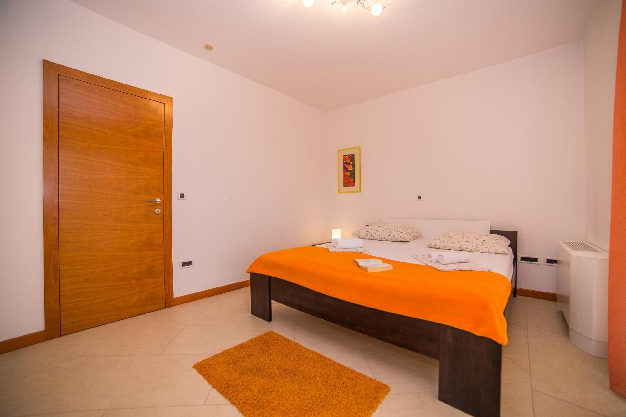 Apartments Milan Makarska Rum bild