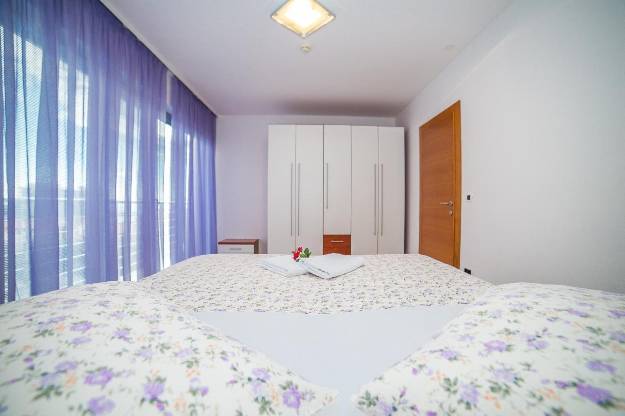 Apartments Milan Makarska Rum bild