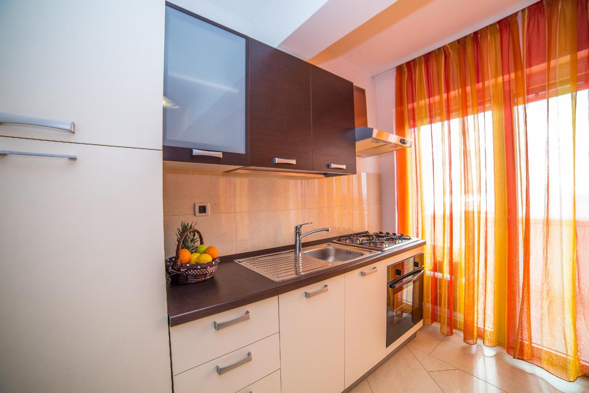 Apartments Milan Makarska Rum bild