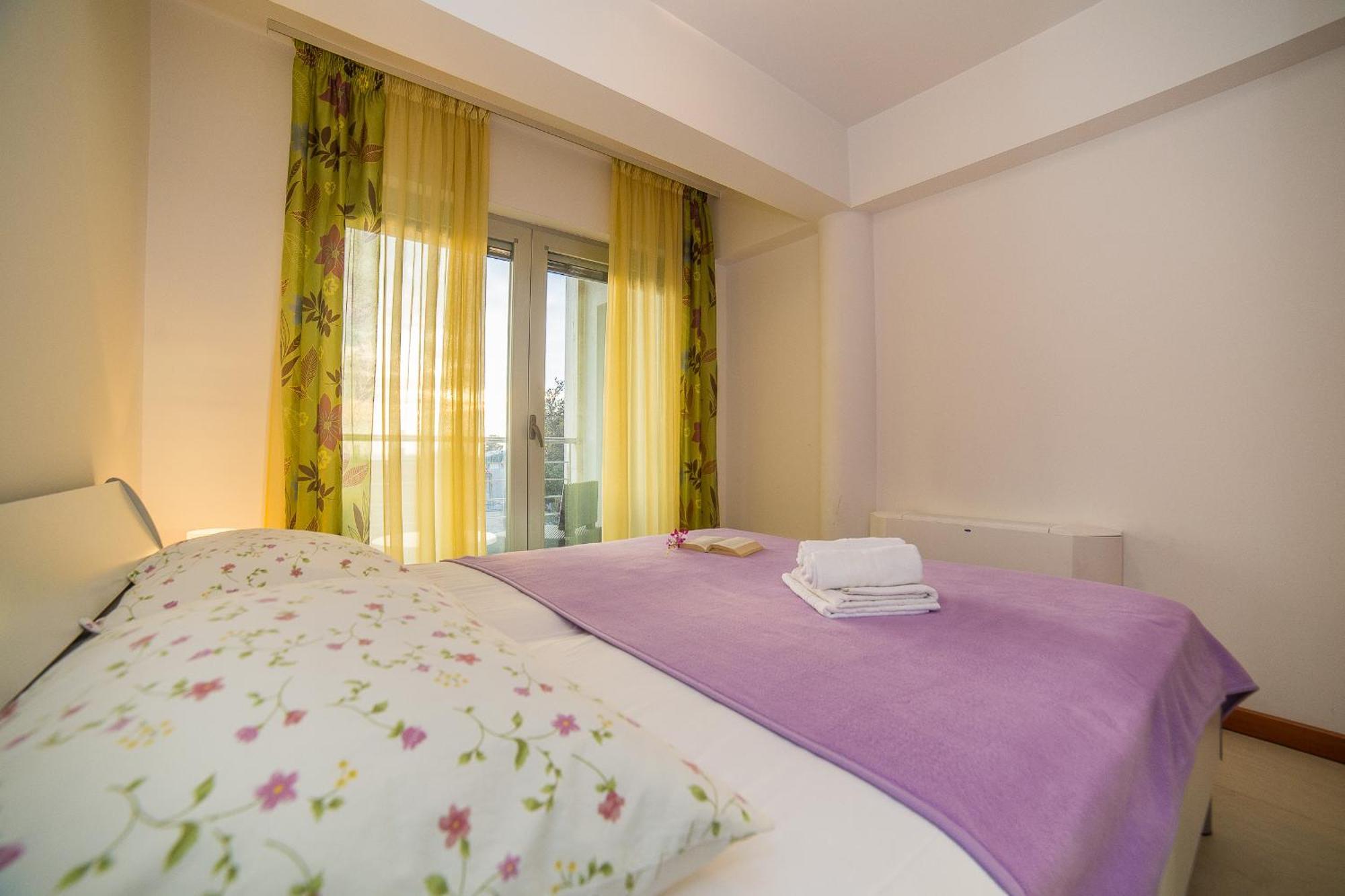 Apartments Milan Makarska Rum bild